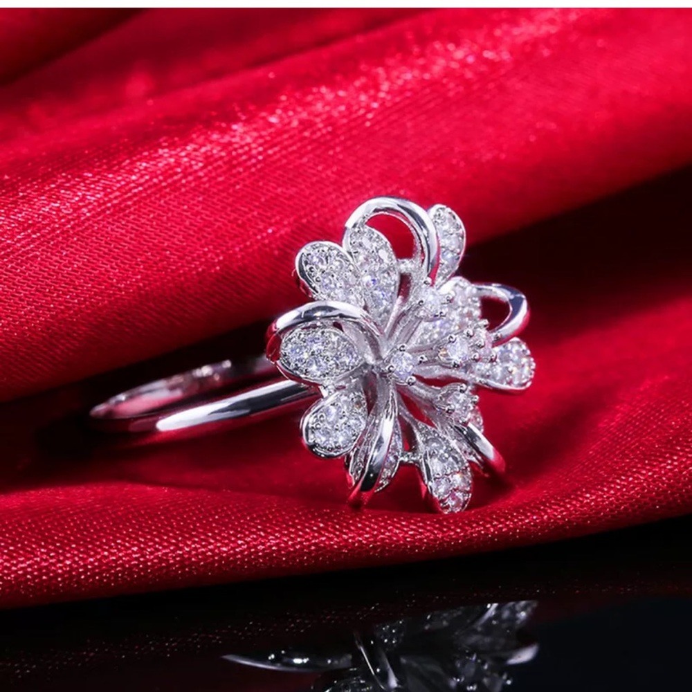 Flower 925 Silver Ring Round Cut White Sapphire - Picture 1 of 6